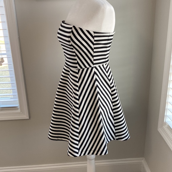 Express Black & White Strapless Fit and Flare Dress - Picture 4 of 12